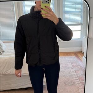 Quince Women's Classic Black Puffer Jacket